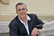 <span style='display:inline-block; background-color:#DF071E; width: 100%;padding:5px;'>Frédéric Maire, Cinémathèque suisse</span>