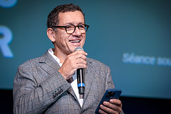 <span style='display:inline-block; background-color:#DF071E; width: 100%;padding:5px;'>Dany Boon - Le Livre de la jungle</span>