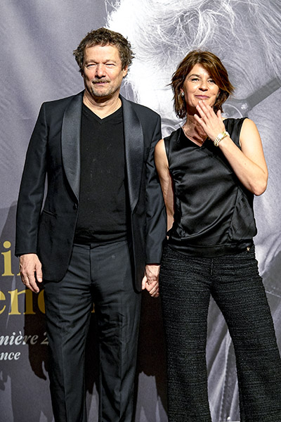 <span style='display:inline-block; background-color:#DF071E; width: 100%;padding:5px;'>Jérôme Kircher et Irène Jacob</span>